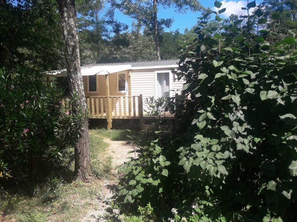 Camping Des Drouilhedes Hotel Peyremale Quarto foto